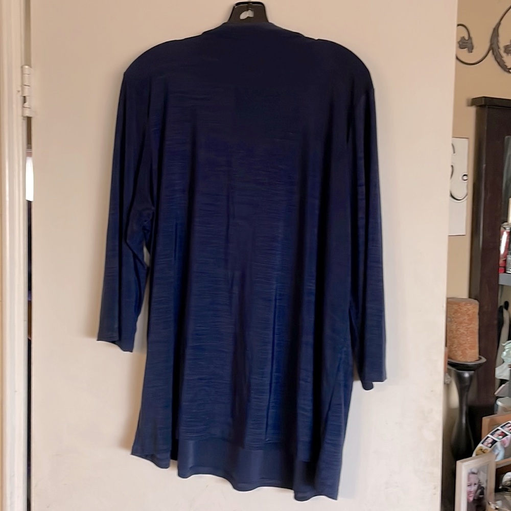 ❤️ SALE❗️EUC 3/4 length sleeve navy blue top - Picture 5 of 5